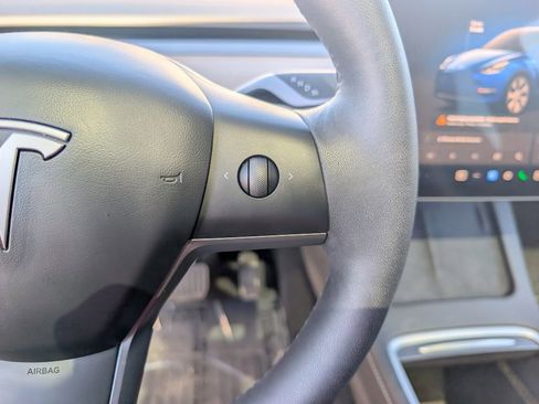 Used 2023 Tesla Model Y Long Range image 23