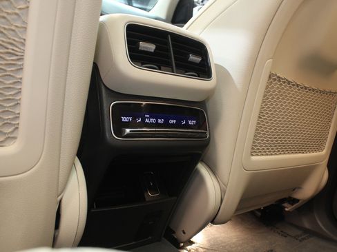 Used 2020 Mercedes-Benz GLS 450 4MATIC image 48