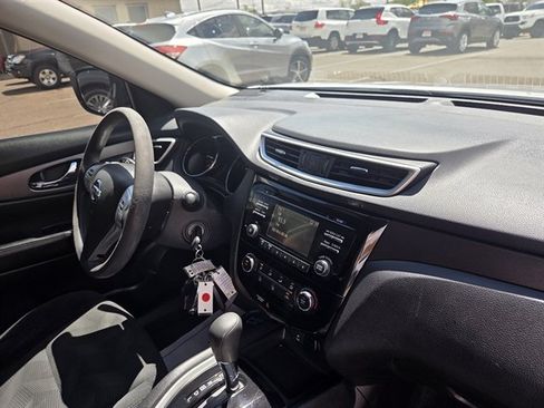 Used 2016 Nissan Rogue S FWD image 6