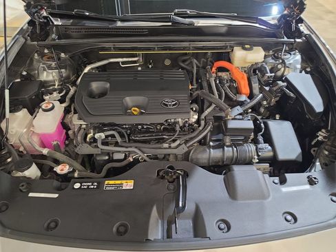 Used 2024 Toyota Crown AWD/4WD image 18