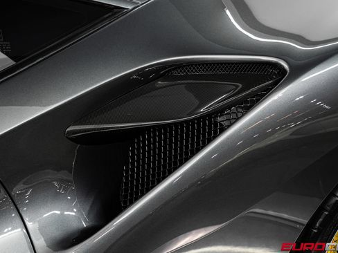 Used 2021 Ferrari F8 Tributo RWD image 16