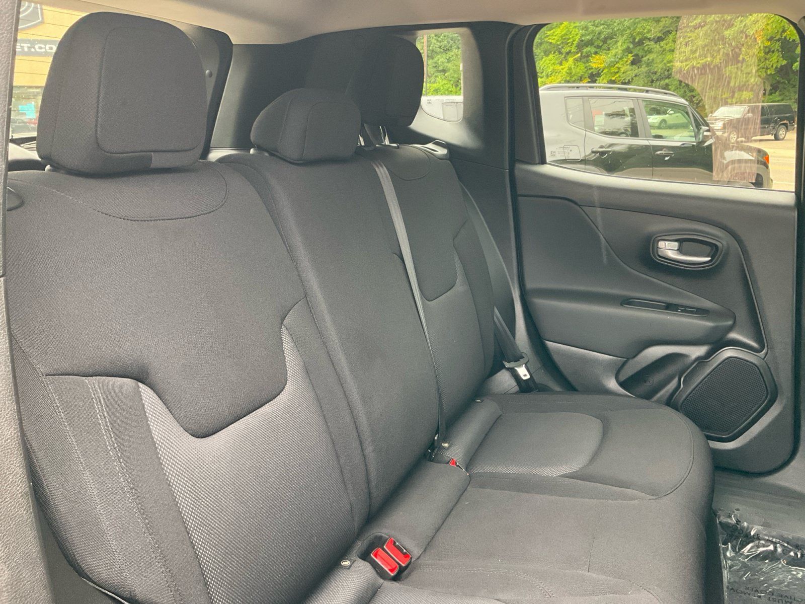 Used 2023 Jeep Renegade Latitude AWD/4WD image 19