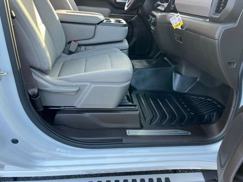 Used 2024 Chevrolet Silverado 2500 LT w/ Z71 Off-Road Package image 53