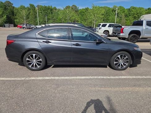 Used 2016 Acura TLX FWD image 2