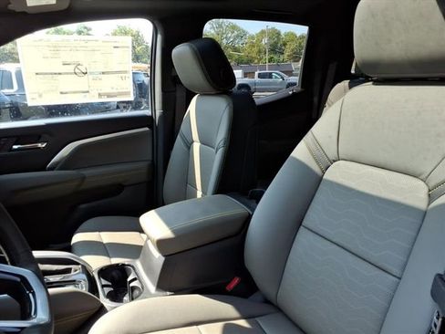 New 2026 Chevrolet Colorado ZR2 w/ Technology Package image 7