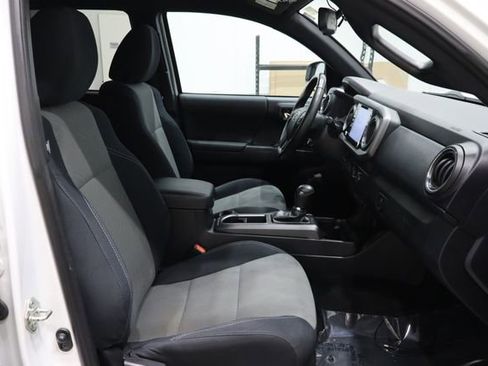 Used 2020 Toyota Tacoma TRD Sport image 19