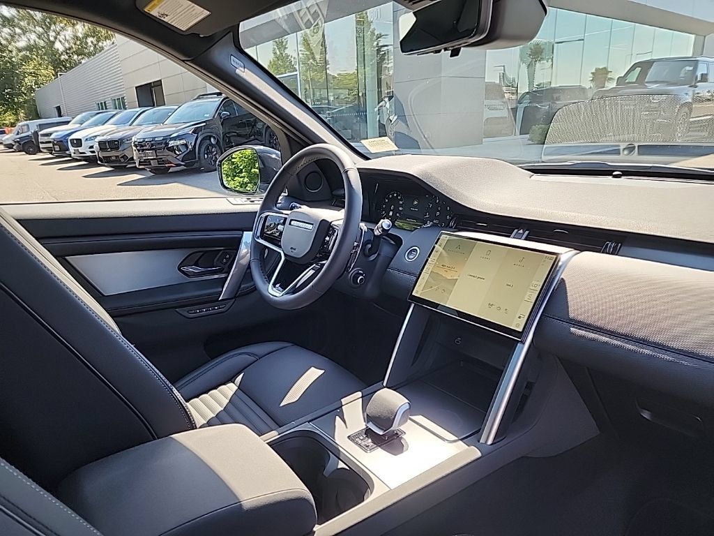 New 2026 Land Rover Discovery Sport Landmark AWD/4WD image 20