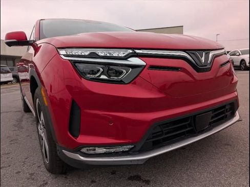 New 2025 VinFast VF 8 Eco AWD/4WD image 18