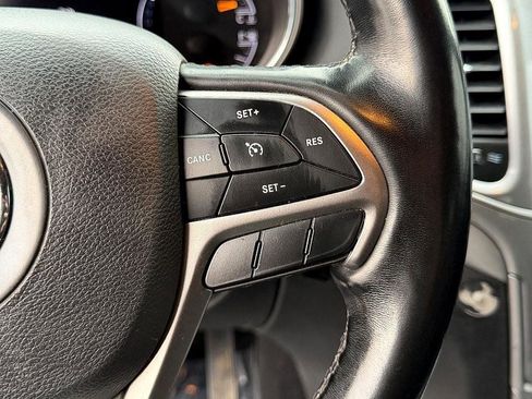 Used 2021 Jeep Grand Cherokee Laredo X image 28