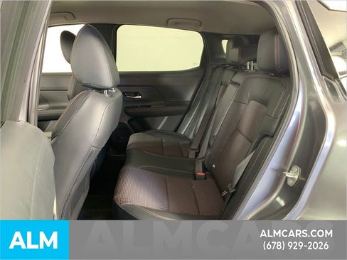 Used 2025 Nissan Kicks SR image 31