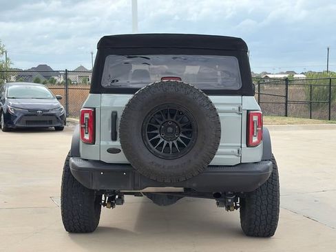 Used 2022 Ford Bronco Badlands image 8