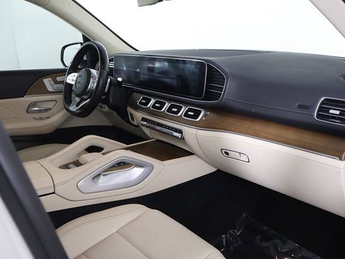 Used 2023 Mercedes-Benz GLS 450 4MATIC w/ AMG Line Exterior image 32