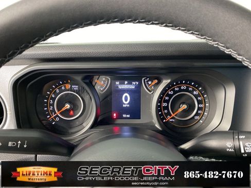 New 2025 Jeep Gladiator Sport image 18