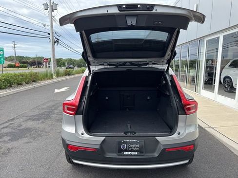 Certified 2025 Volvo XC40 B5 Plus AWD/4WD image 11