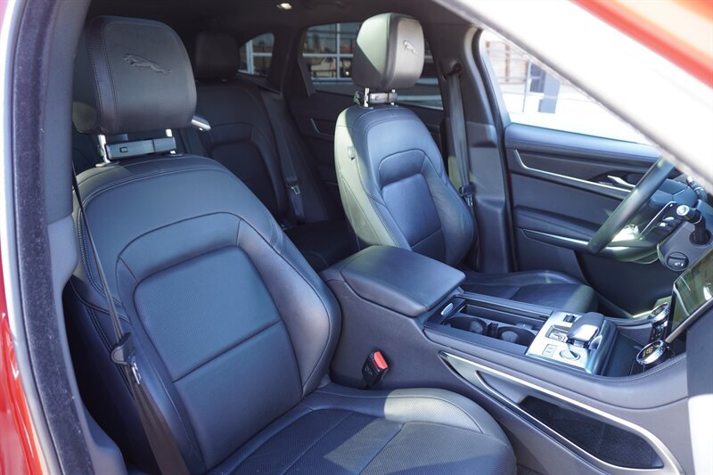 Used 2022 Jaguar F-PACE S AWD/4WD image 30