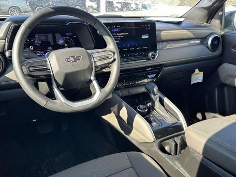 Used 2025 Chevrolet Colorado ZR2 w/ Midnight Edition image 17