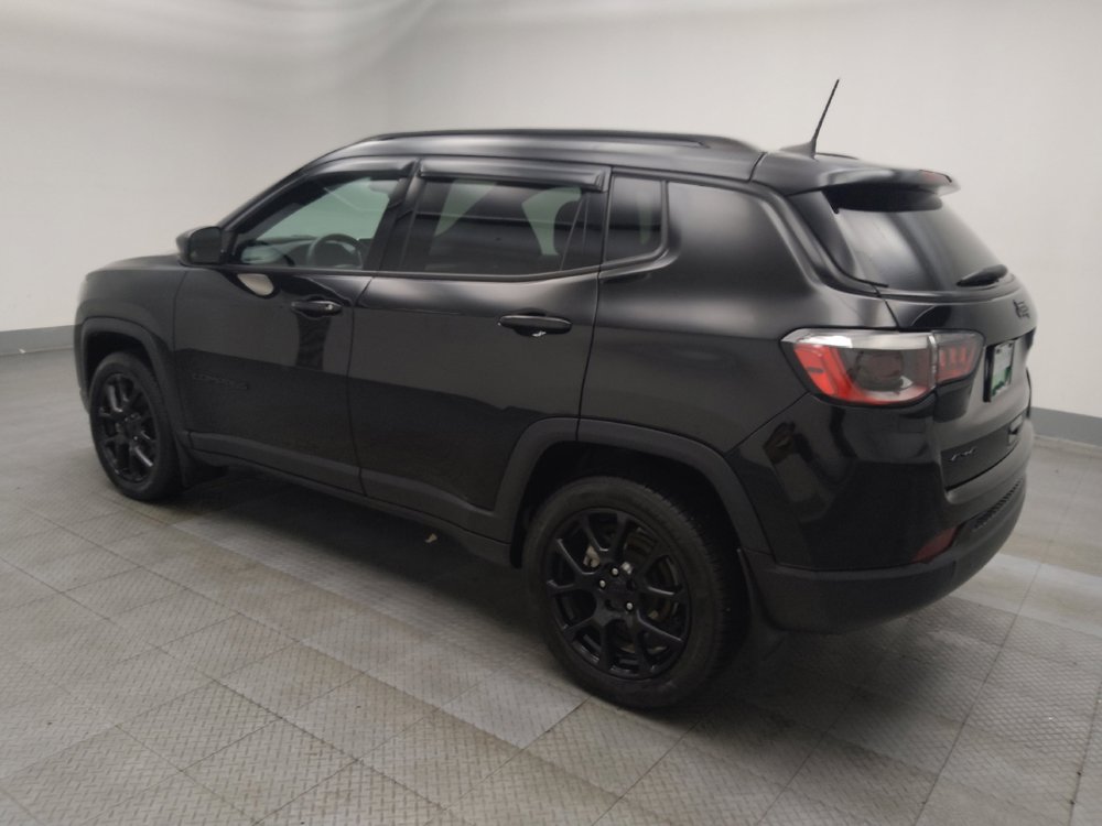 Used 2022 Jeep Compass Latitude w/ Sun and Sound Group AWD/4WD image 3