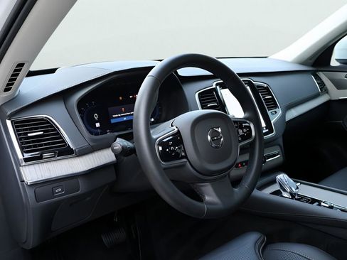 Used 2025 Volvo XC90 B6 Ultra w/ Protection Package Premier image 20