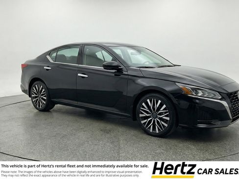 Used 2025 Nissan Altima 2.5 SV FWD image 1