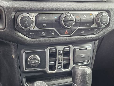 Used 2024 Jeep Wrangler Sport S image 18