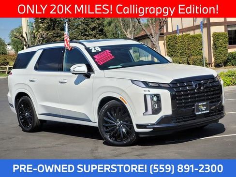 Used 2024 Hyundai Palisade Calligraphy image 2