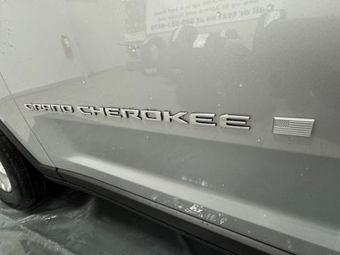 New 2025 Jeep Grand Cherokee Laredo X w/ Luxury Tech Group I image 41