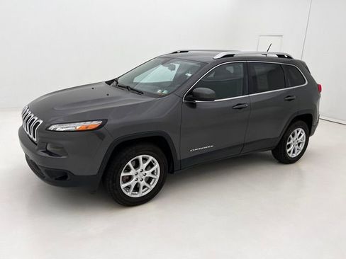 Used 2015 Jeep Cherokee Latitude w/ Cold Weather Group AWD/4WD image 5