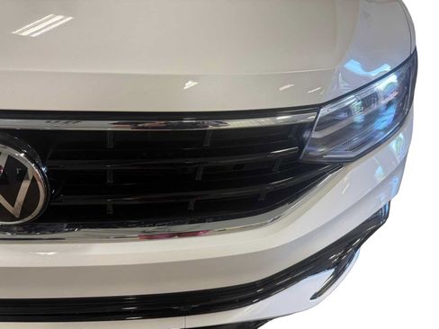 Certified 2023 Volkswagen Tiguan SE R-Line AWD/4WD image 5