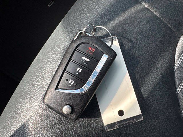 Used 2022 Toyota Camry SE FWD image 28