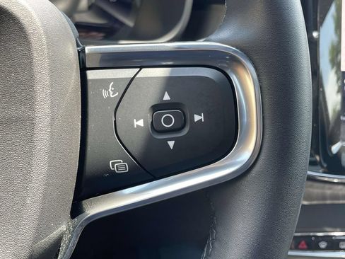Used 2023 Volvo XC40 Recharge Ultimate AWD/4WD image 11