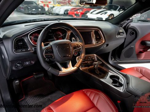 Used 2019 Dodge Challenger SRT Hellcat Redeye image 18