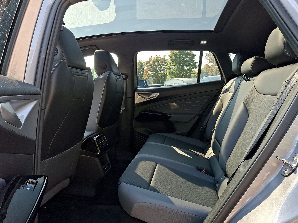 Certified 2023 Volkswagen ID.4 Pro S RWD image 10