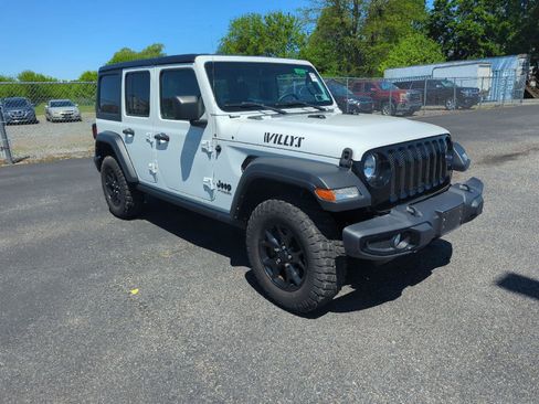 Used 2022 Jeep Wrangler Unlimited Sport AWD/4WD image 9