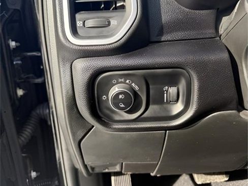 Used 2024 RAM 2500 Big Horn w/ Bed Utility Group image 13