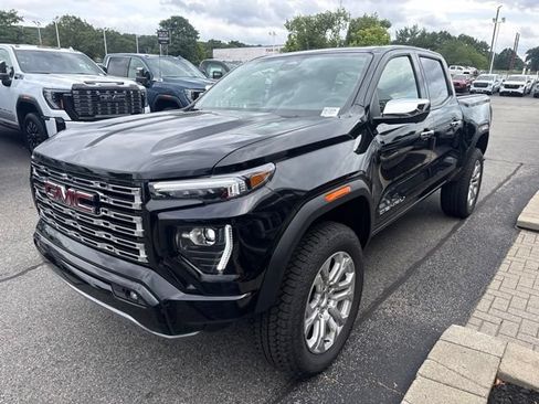 New 2026 GMC Canyon Denali w/ LPO, Denali Black Edition AWD/4WD image 3
