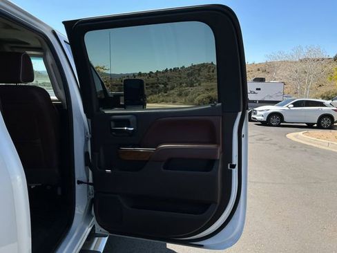 Used 2017 Chevrolet Silverado 1500 High Country image 24