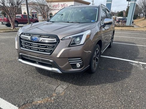 Used 2022 Subaru Forester Touring w/ Popular Package #2 image 3