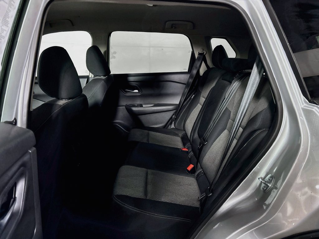 Used 2024 Nissan Rogue SV AWD/4WD image 19