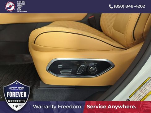 Used 2025 Jeep Grand Cherokee L Summit AWD/4WD image 12