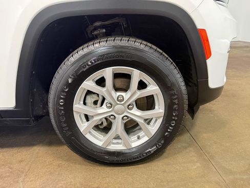 Used 2023 Jeep Grand Cherokee Limited image 88