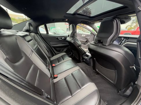 Used 2019 Volvo S60 T5 R-Design image 18