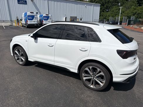 Used 2021 Audi Q3 2.0T Premium Plus w/ Premium Plus Package AWD/4WD image 8
