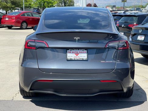 Used 2022 Tesla Model Y Performance AWD/4WD image 6