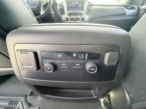 Used 2020 GMC Yukon XL SLE RWD image 12