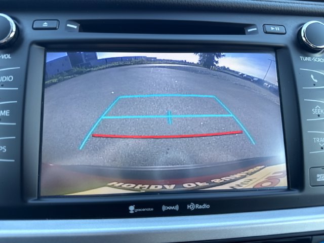 Used 2019 Toyota Highlander SE AWD/4WD image 26