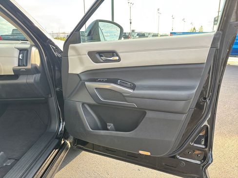 Used 2022 Nissan Pathfinder SL w/ SL Premium Package image 25