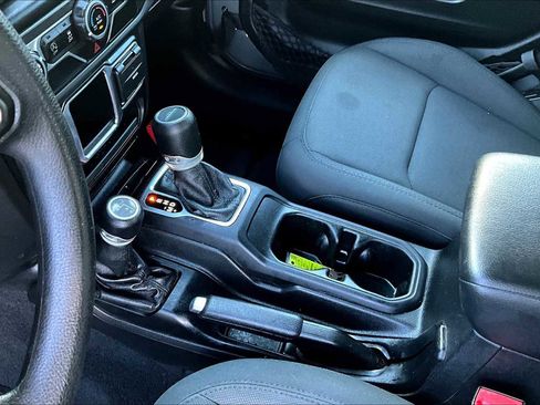 Used 2020 Jeep Gladiator Sport w/ Trailer Tow Package image 15