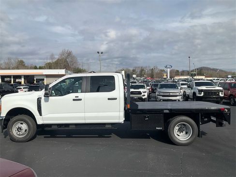 New 2026 Ford F350 XL w/ XL Chrome Package image 8