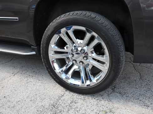 Used 2019 GMC Yukon SLT w/ Premium Edition AWD/4WD image 9