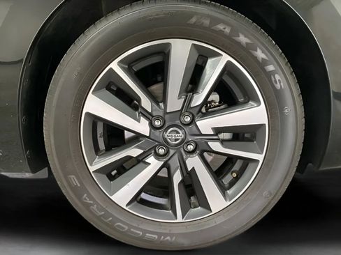 Used 2021 Nissan Versa SV FWD image 27